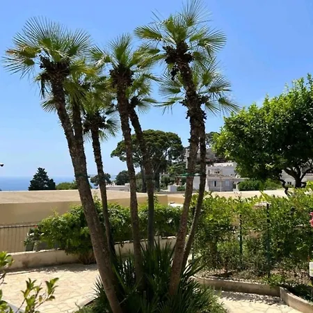 בית הארחה Giardini Luxury