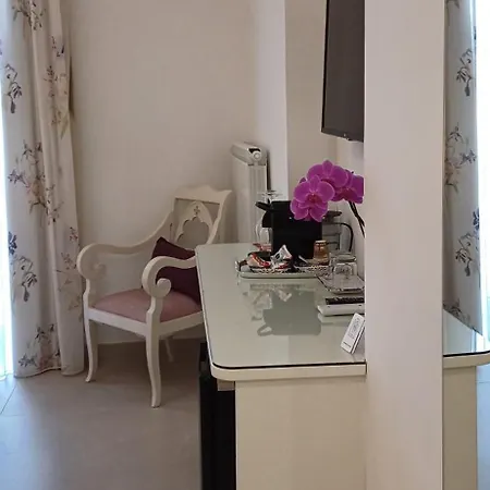 Гостевой дом Giardini Luxury Капри